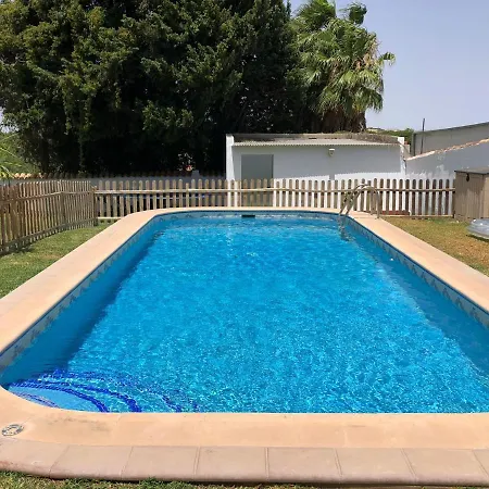 Con Piscina, Amplio Jardin Y Aire Acondicionado Сasa de vacaciones