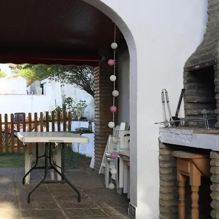 Con Piscina, Amplio Jardin Y Aire Acondicionado Holiday home Chiclana de la Frontera