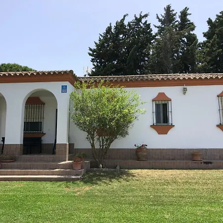 Con Piscina, Amplio Jardin Y Aire Acondicionado Holiday home